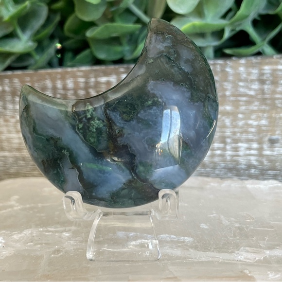 Moss Agate Moon Crystal - Picture 9 of 11